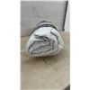 Image 4 : New Beautyrest Platinum Softy-Around Feather and Down Pillows, Standard/Queen 20” x 28”, 2-Pack