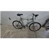 Image 1 : Mongoose Switchback Mountain Bike, 7-Speed, 26”