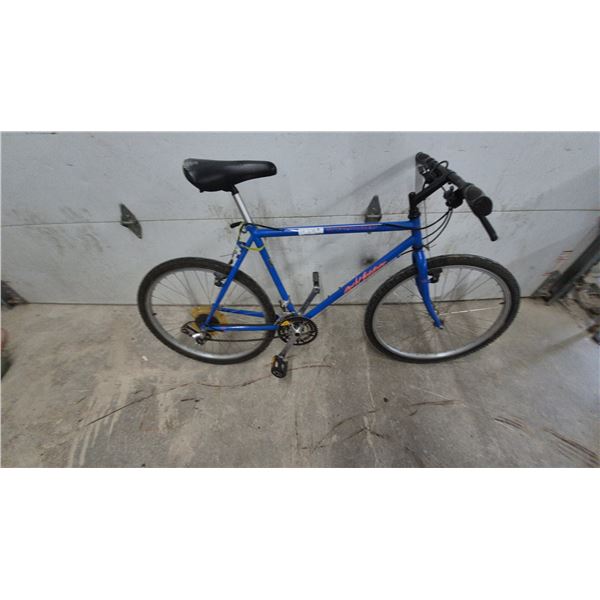 Specialized Rockhopper Mountain Bike 26”