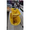 Image 3 : Rubbermaid Commercial Products Wave Brake Mop Bucket and Wringer