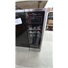 Image 2 : Panasonic "The Genius" Microwave Oven with Glass Turntable
