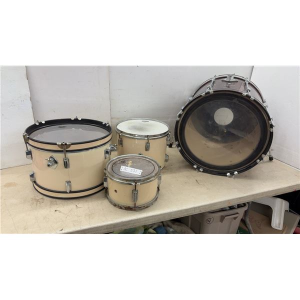 Gretsch Bass Drum and Yamaha Rock Tour Custom Cream Floor Tom, Rack Tom, and Small Tom, 4 Pieces