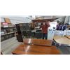 Image 4 : Mid-Century Modern Dresser with Mirror