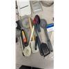 Image 10 : Large Lot of Kitchen Utensils: Cheese Graters and Measuring Cups