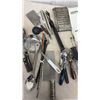 Image 12 : Large Lot of Kitchen Utensils: Cheese Graters and Measuring Cups