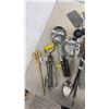Image 13 : Large Lot of Kitchen Utensils: Cheese Graters and Measuring Cups
