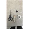 Image 11 : Microfiber Mop Pads, Thread Spools, Light Bulbs, Extension Cord, Sewing Notions