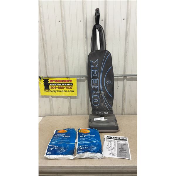 Oreck XL Vaccum with Vacuum Bags and Instructions
