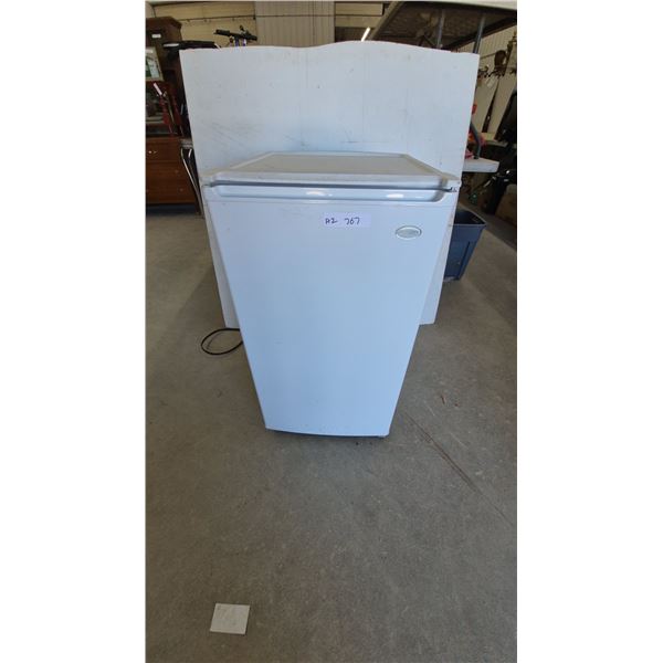 Sanyo Mini Fridge with Interior Shelving and Door Storage. 34”×20”×19”