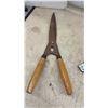 Image 10 : Fiskars Bypass Loppers, Bow Saws, Pruners, Garden Clippers, Level, Crow Bar, Rubbermaid Garbage