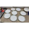 Image 6 : Corelle Livingware Dinnerware 52 Pieces, Different Patterns