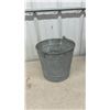Image 5 : 2 Galvanized Buckets, with Cast Iron Shoemaker stand