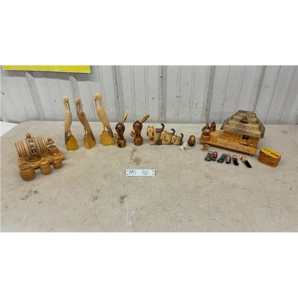 Ukrainian Wooden Barrel Display, Cat whistle toys, 3 Pcs Cat Nesting Decor, Handmade Wooden Birds