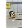 Image 1 : Esco Air/Hydraulic Bottle Jack