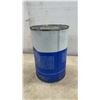 Image 7 : Seven International Harvester Low Ash Engine Oil and Inter-Season Multi-Viscosity Oil Cans, One