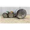 Image 10 : Vintage Roco Glycol Anti-Freeze Gallon Can and Two White Rose Motor Quart Oil Cans