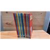 Image 12 : 15 Book Volume Set Charlie Brown Encyclopedia.