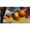 Image 3 : 6 Antique Containers And Baskets.