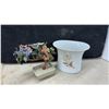 Image 6 : Copper Kettles, Glass Vases, Bowls and Ashtrays