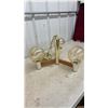 Image 4 : Vintage Mid-Century Modern 3-Light Chandelier with Brass Column, Wood Arms and Amber Glass Globes