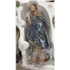 Image 4 : Kirkland Signature Porcelain Nativity 10-Piece Set, Largest 10” Tall
