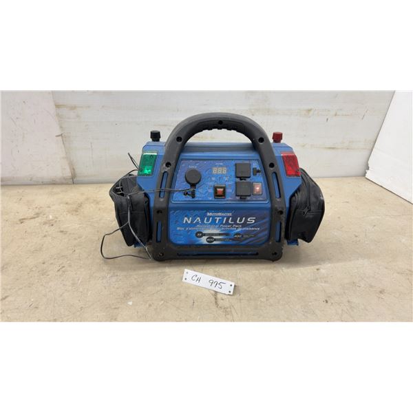 MotoMaster Nautilus Recreational Power Pack, 800 Crank Amps, 400W Inverter, Booster Cables