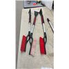 Image 2 : Jobmate D-Grip Snow Pusher with Wooden Handle, Snow Brushes with Ice Scrapers
