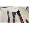 Image 3 : Jobmate D-Grip Snow Pusher with Wooden Handle, Snow Brushes with Ice Scrapers