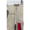 Image 4 : Jobmate D-Grip Snow Pusher with Wooden Handle, Snow Brushes with Ice Scrapers