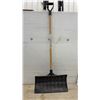 Image 6 : Jobmate D-Grip Snow Pusher with Wooden Handle, Snow Brushes with Ice Scrapers