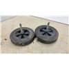 Image 9 : Swivel Casters and 2 Wheels