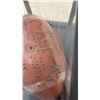 Image 5 : Vintage Winnipeg Blue Bombers Autographed 1980s J5V Game Football In Display Case