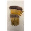 Image 6 : Vintage First Nations Cree Beaded Moosehide Gauntlets Fur Trim Gloves, Men’s Size Large
