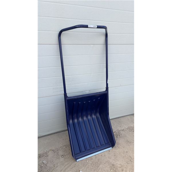 Garant Made in Canada Blue Snow Pusher Shovel with Metal Wear Strip