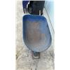 Image 2 : Yard Works Wheelbarrow with Pneumatic Tire