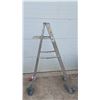 Image 2 : 5-1/2ft Aluminum Ladder