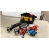 Image 1 : 2 Ball Hitches and Dewalt Bag Full of Ratchet Straps