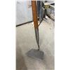 Image 4 : Garden Bow Rake, Garden Hoe and Garabou Carbon Snow Pusher