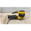 Image 3 : DeWalt D26451 3-Amp 12,000 OPM Corded Random Orbit Palm Sander With Husky Tool Bag