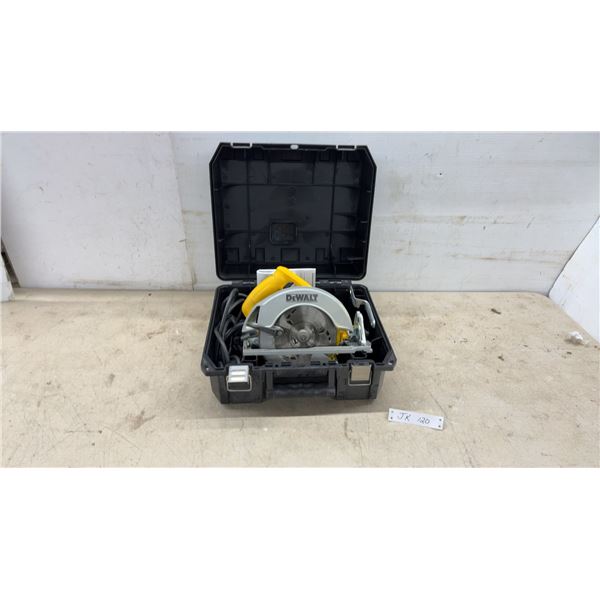 DeWALT DW368 7 1/4” Circular Saw With Case and Manual