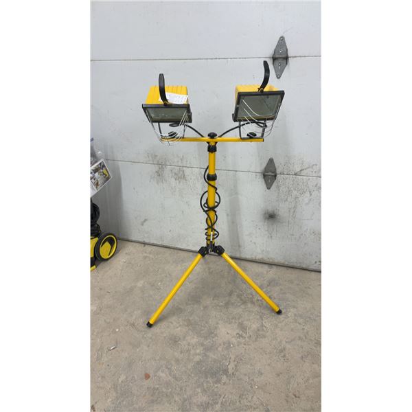 Dual-Head Halogen Work Light on Yellow Adjustable Tripod Stand with Protective Grilles