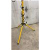 Image 3 : Dual-Head Halogen Work Light on Yellow Adjustable Tripod Stand with Protective Grilles