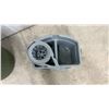 Image 5 : Rubbermaid Plastic Garbage Can with Lid and Gray Dual-Compartment Mop Bucket