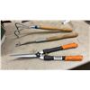 Image 3 : Garden Tool Lot With Bucket Organizer, Shears, Pruners, Saw, Hand Rake