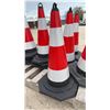 Image 2 : 12 Pylons 28” Tall