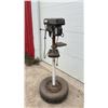 Image 4 : Delta 8” Basic Drill Press, V-120, A-2.5, RPM 1725, Hz 60, and Tire Base
