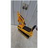 Image 6 : Kids' Ride-On Excavator Toy with Movable Digging Arm and Plastic Tracks