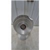 Image 2 : Presto HeatDish Plus Footlight Parabolic Electric Heater