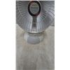 Image 3 : Presto HeatDish Plus Footlight Parabolic Electric Heater