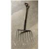 Image 3 : Vintage 8-Tine Pitchfork, 3-Tine Digging Fork, and Round-Point Shovel with Wooden D-Grip Handles